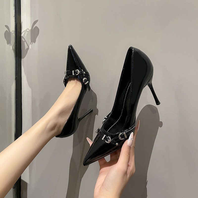 Damen stilvolle spitze High Heels mit dekorativen Schnallen R&B