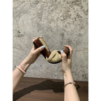 Damen entspannte Mules mit geflochtenem Riemendesign R&B
