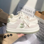 Damen Modische Sneakers mit elegantem Kragen und einzigartigen Design-Details R&B