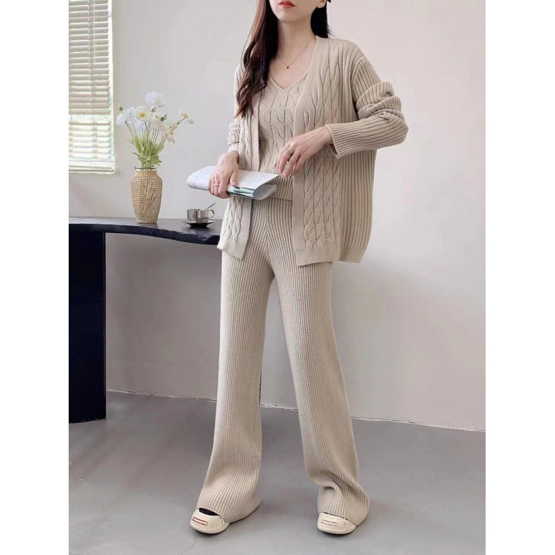 Damen Feinstrick-Ensemble mit originellem Zopfmuster und weiten Hosen R&B