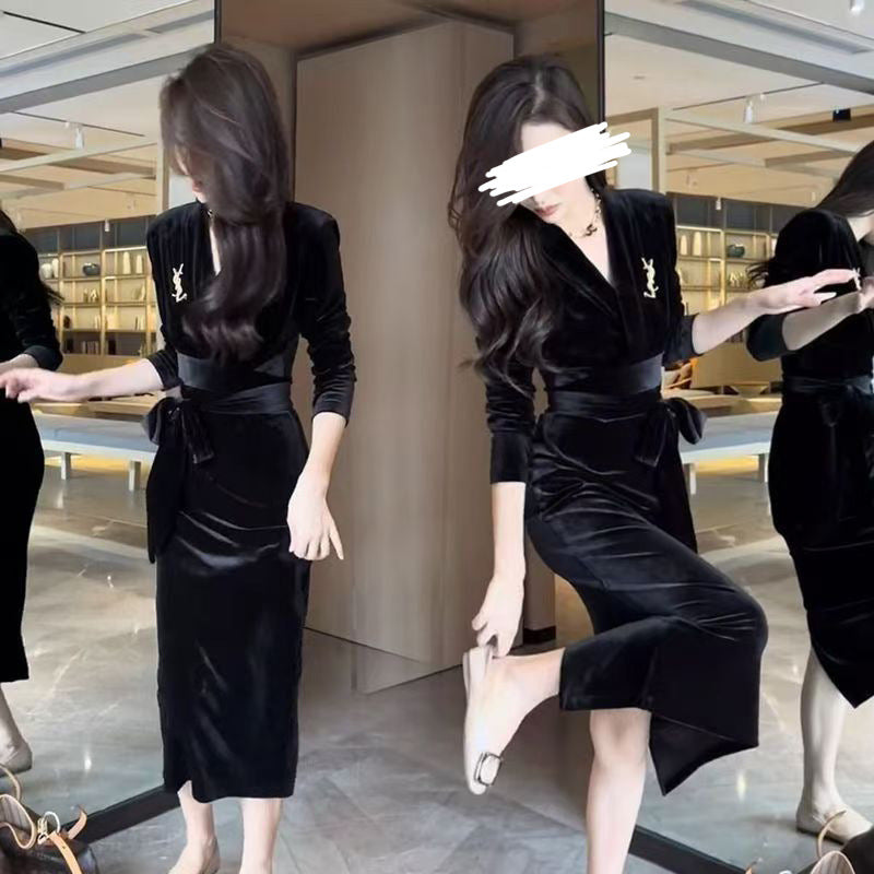 Damen Langarmkleid mit elegantem Wickeldesign und schickem Rüschensaum