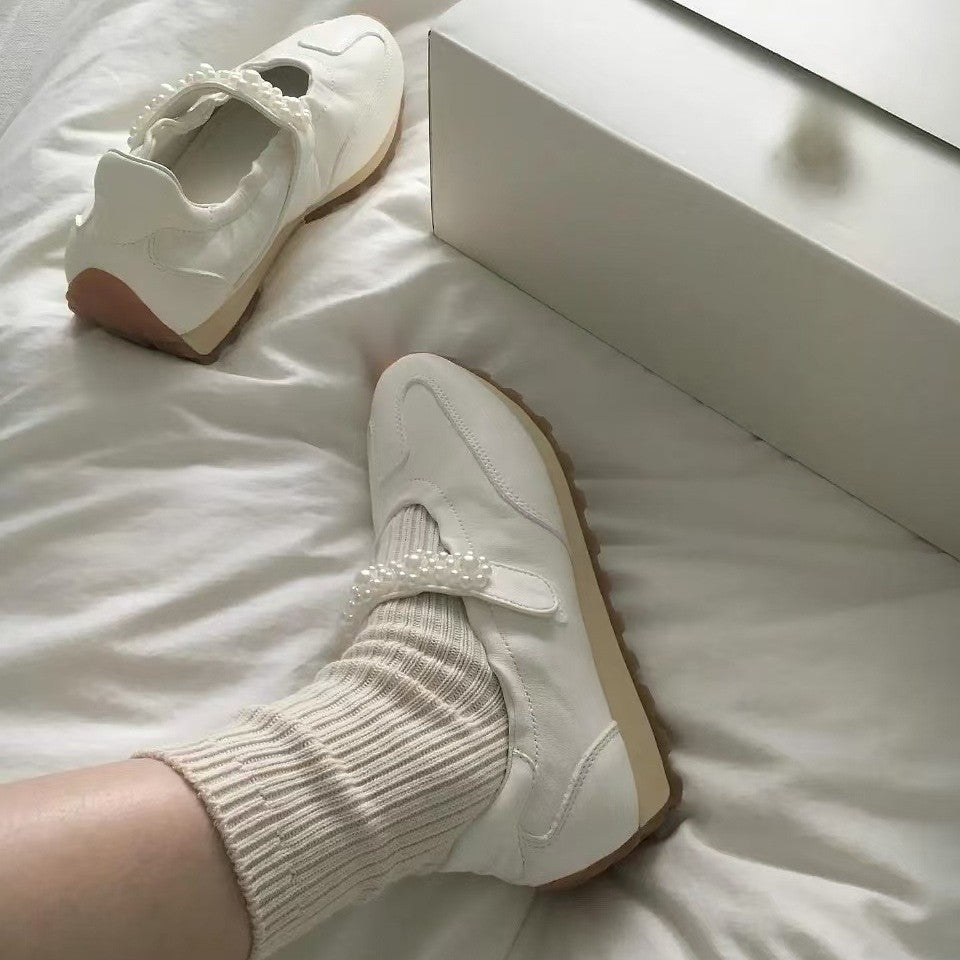Damen Sneakers mit elegantem Perlenakzent und modischem Design