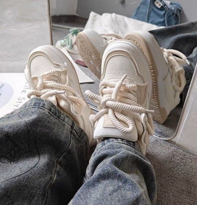Damen Sportliche Sneakers mit verstellbarem Schnürsystem und farbenfrohen Akzenten R&B