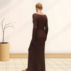 Damen Langarm-Strickkleid mit tiefem V-Ausschnitt und figurbetonter Silhouette R&B