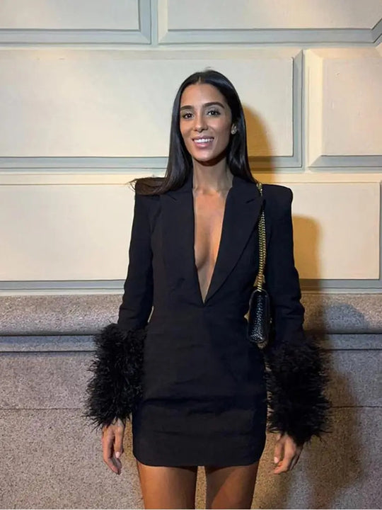 Damen Sexy Minikleid mit tiefem V-Ausschnitt und glamourösen Federärmeln R&B