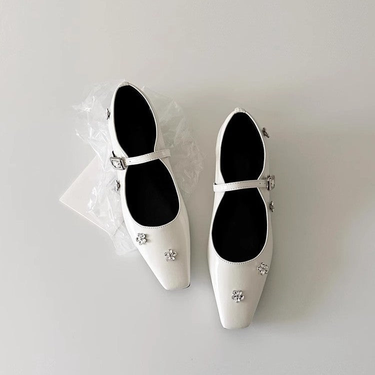 Damen Ballerina-Schuhe mit verziertem Riemen und glänzenden Applikationen