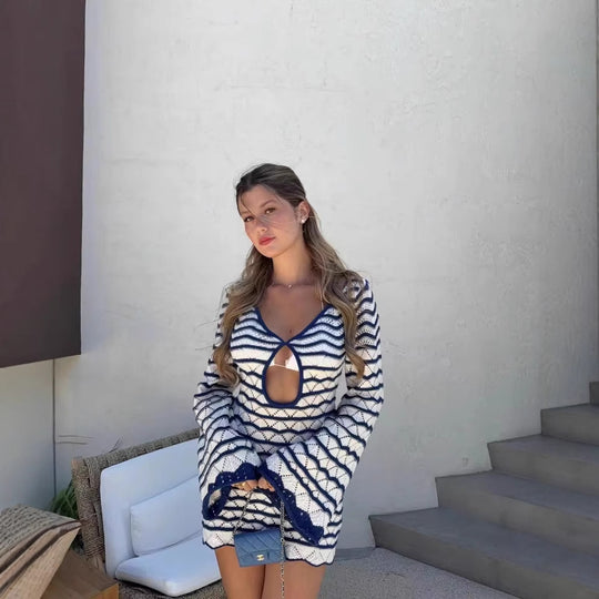 Damen Strickoberteil mit modernem Wellenmuster und schickem Cut-Out R&B