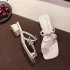 Damen Elegante Sandalen mit funkelnden Schmetterlingsapplikationen und komfortablem Blockabsatz EB
