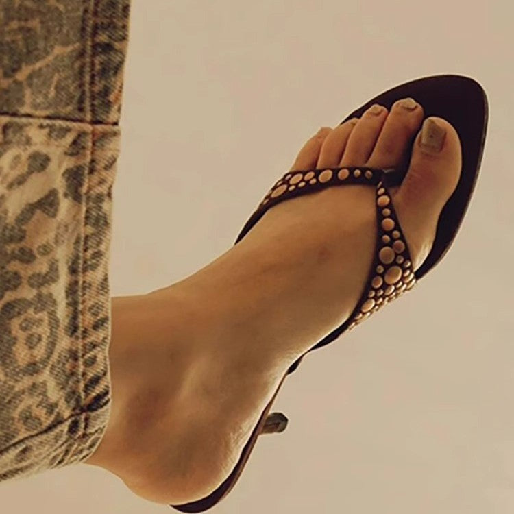 Damen elegante Zehentrenner Sandalen mit modischen Metallic-Details