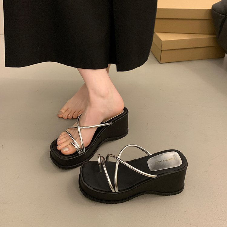 Damen Plateausandalen mit trendigen Riemen R&B