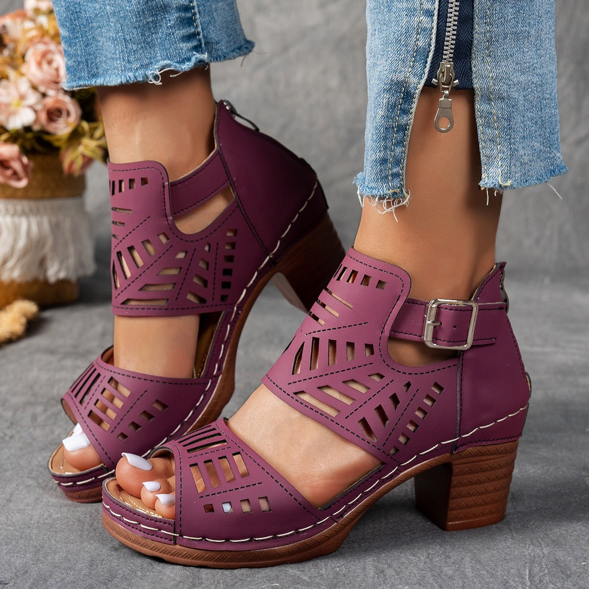 Damen Schnürsandalen im modischen Cut-Out-Design R&B