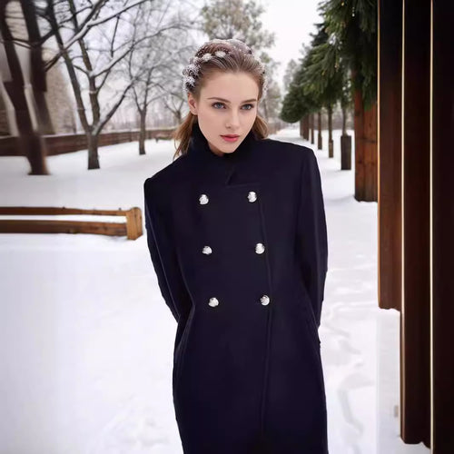 Damen Eleganter Kurz-Mantel mit doppelter Knopfreihe und seidigen Details R&B