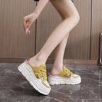 Damen Sneaker mit modischem Plateau und luftiger Schnürung