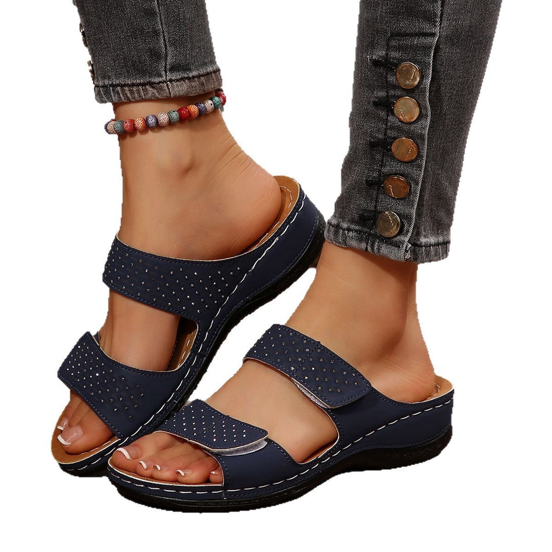 Damen Riemensandalen mit perforierter Oberfläche und komfortablem Fußbett R&B