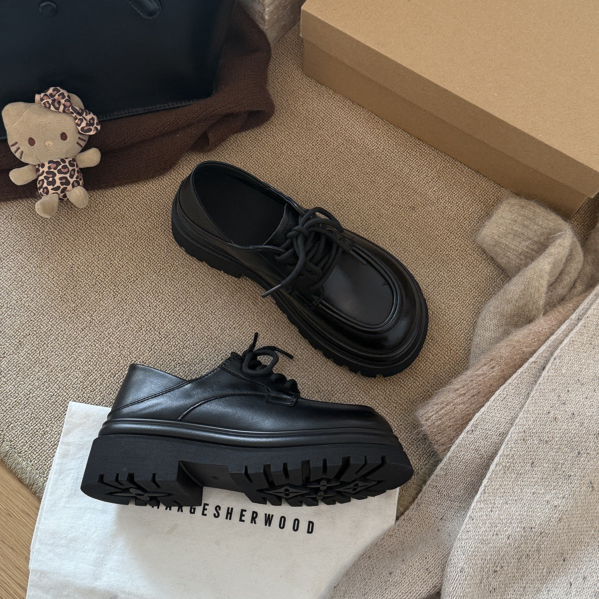 Damen Schnürschuhe im eleganten Design mit stabiler Plateau-Sohle