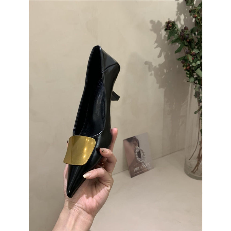 Damen spitze Pumps mit metallic-beschichtetem Akzent und disturbierter Absatzhöhe R&B