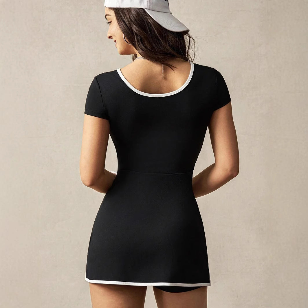 Damen sportliches Tennis-Kleid im modernen Schnitt mit kontrastierenden Akzenten R&B
