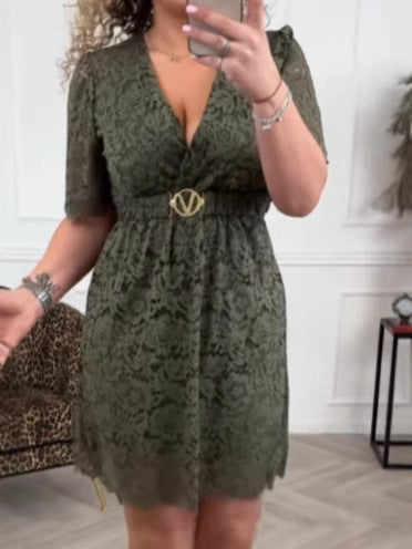 Damen Knielanges Spitzenkleid mit elegantem V-Ausschnitt und dekorativem Gürtel Heidi-Mode