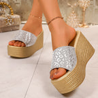 Damen Wedge-Pantoletten mit glitzerndem Leopardenmuster und komfortablem Fußbett