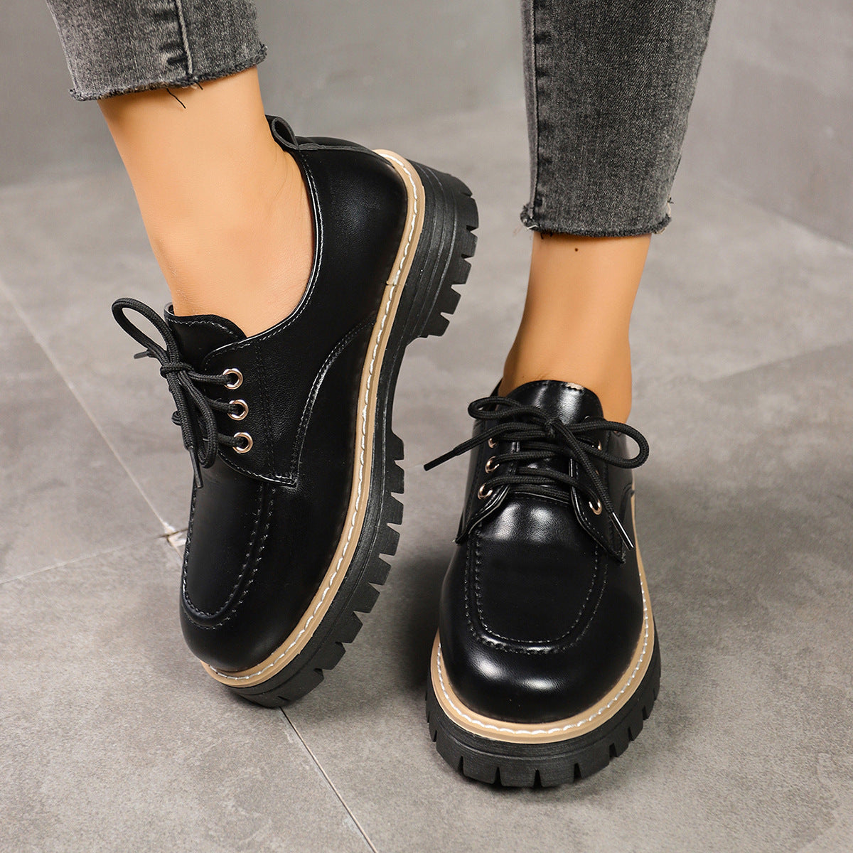 Damen Stilvolle Boots mit robustem Sohlenprofil und modischem Schnürsystem R&B