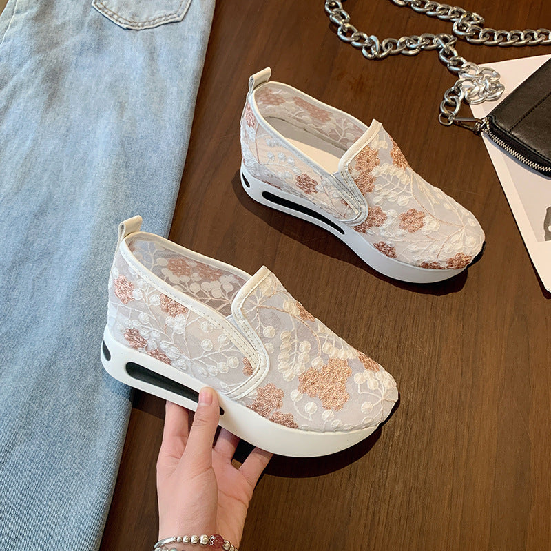 Damen Slip-On Sneaker mit modischem Blumenmusterdetail und bequemer Sohle R&B