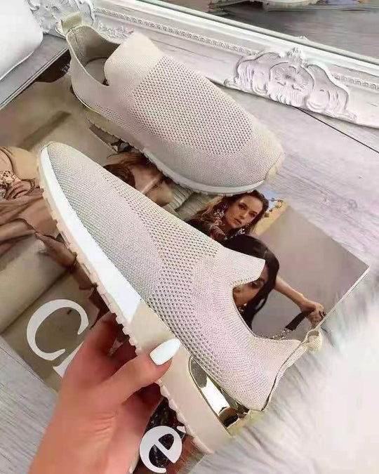 Damen Atmungsaktive Slip-On Sneakers mit glänzendem Akzent R&B