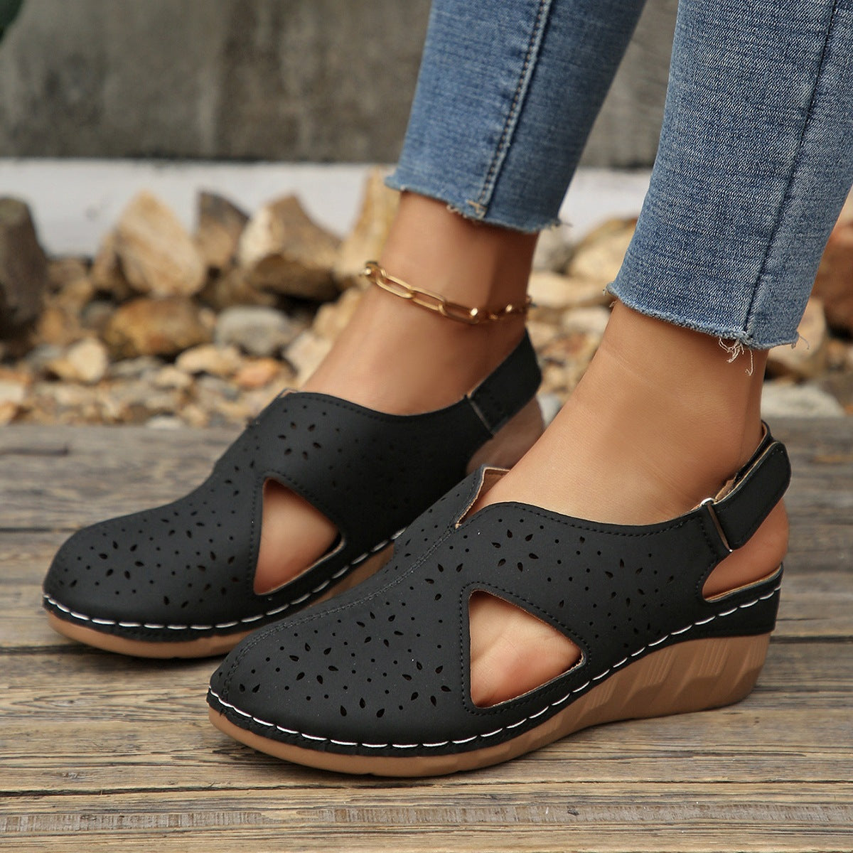 Damen Wedge-Pantoletten mit geschlitztem Design und rutschfester Sohle