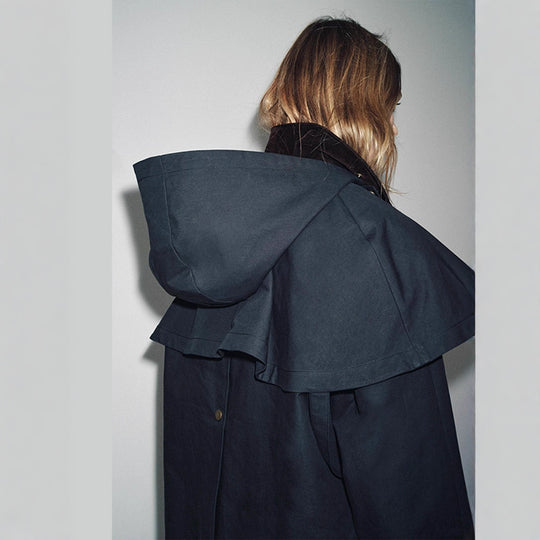 Damen wasserabweisende Outdoor-Jacke mit innovativem Kapuzen-Design R&B