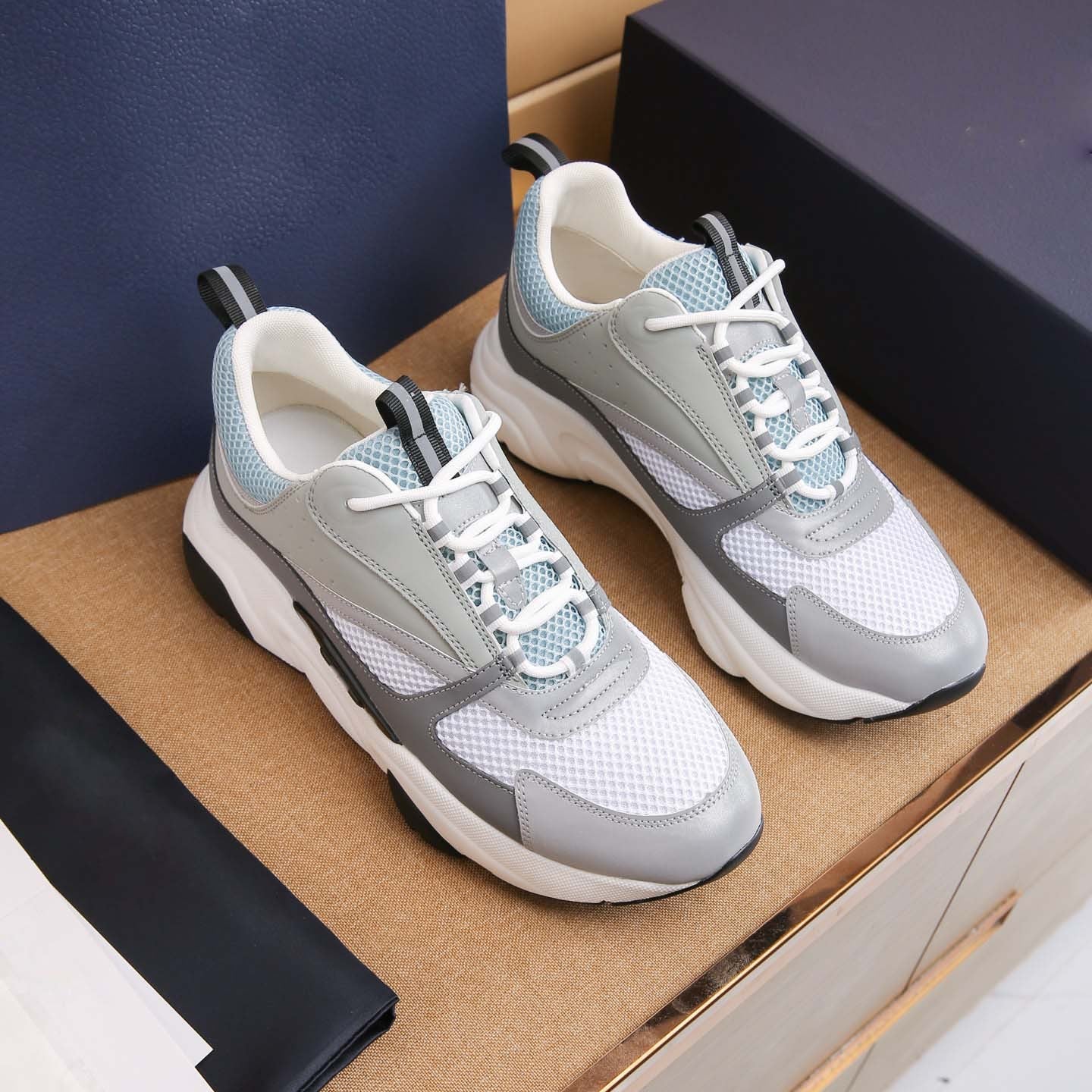 Damen Komfortable Trend Sneakers mit atmungsaktiver Mesh-Oberfläche von R&B