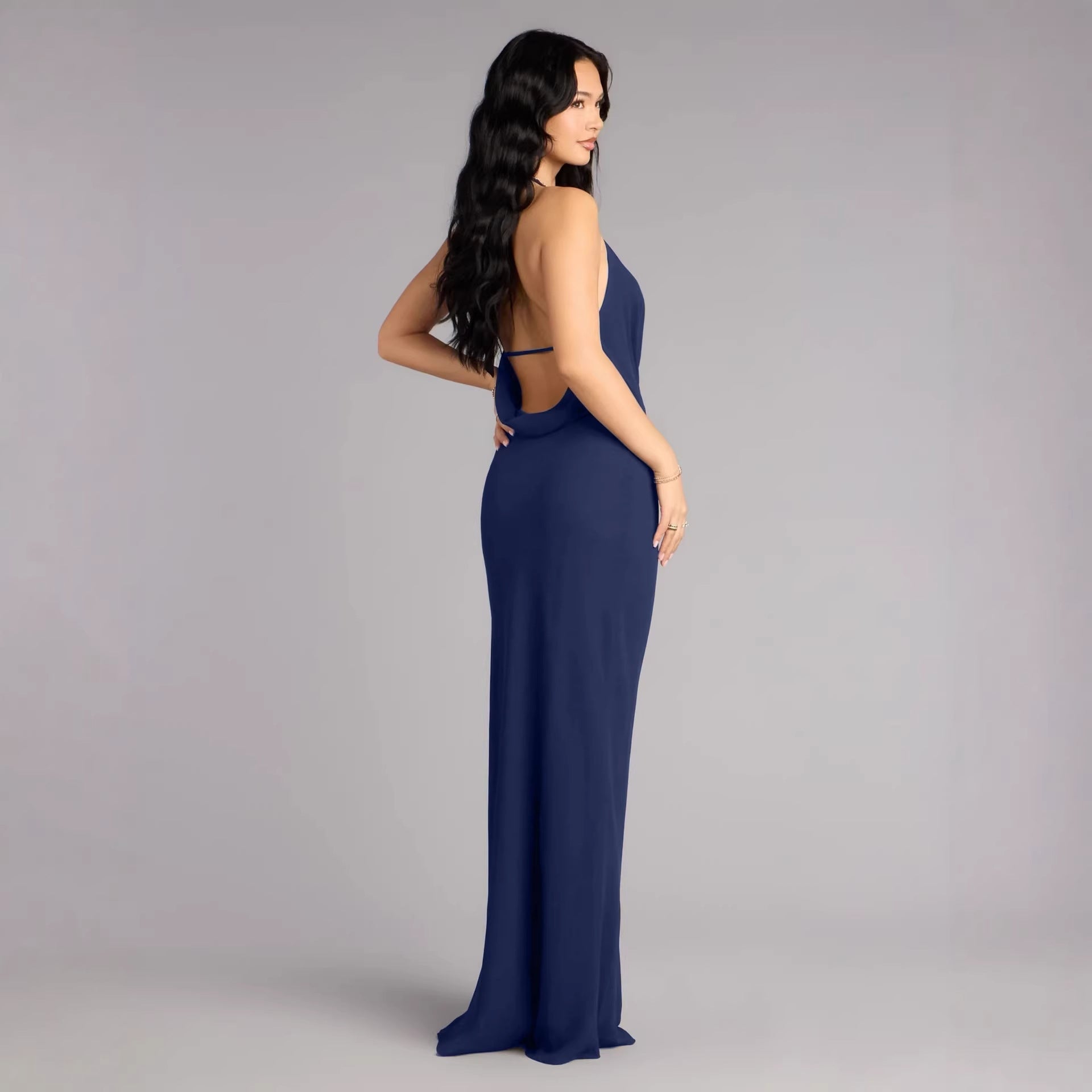 Damen elegantes Maxikleid mit einzigartigem Halterhalsschnitt R&B
