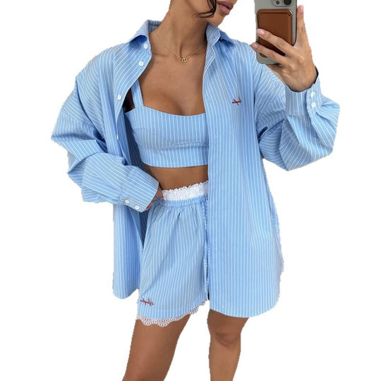 Damen Loungewear-Kombination mit gestreiftem Oversize-Hemd und bequemen Shorts R&B