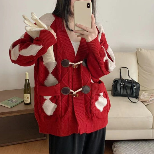 Damen Grob gestrickter Cardigan mit romantischem Rautenmuster und dekorativen Holzknöpfen R&B