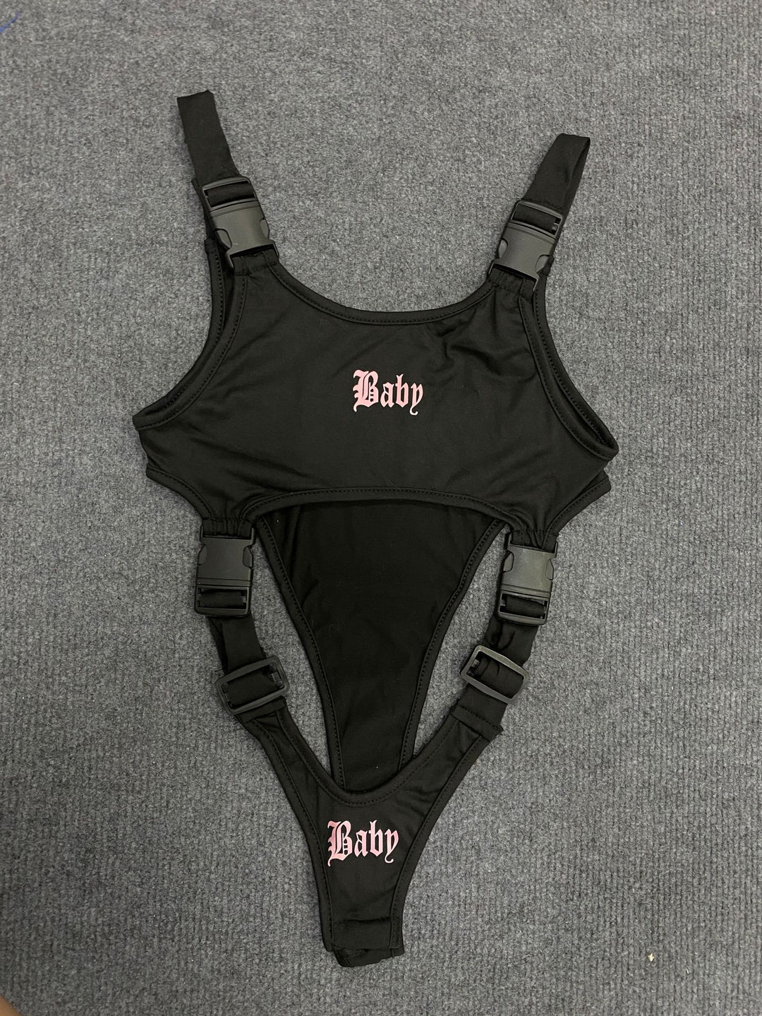 Damen Wickelbody mit einzigartigem Design und verstellbaren Riemen R&B