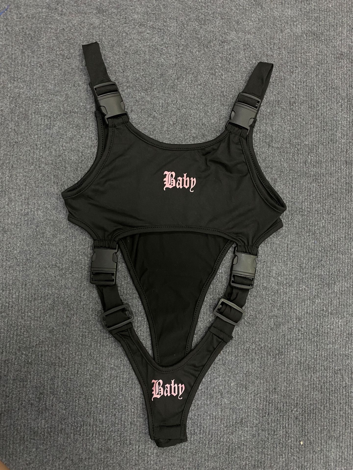 Damen Wickelbody mit einzigartigem Design und verstellbaren Riemen R&B