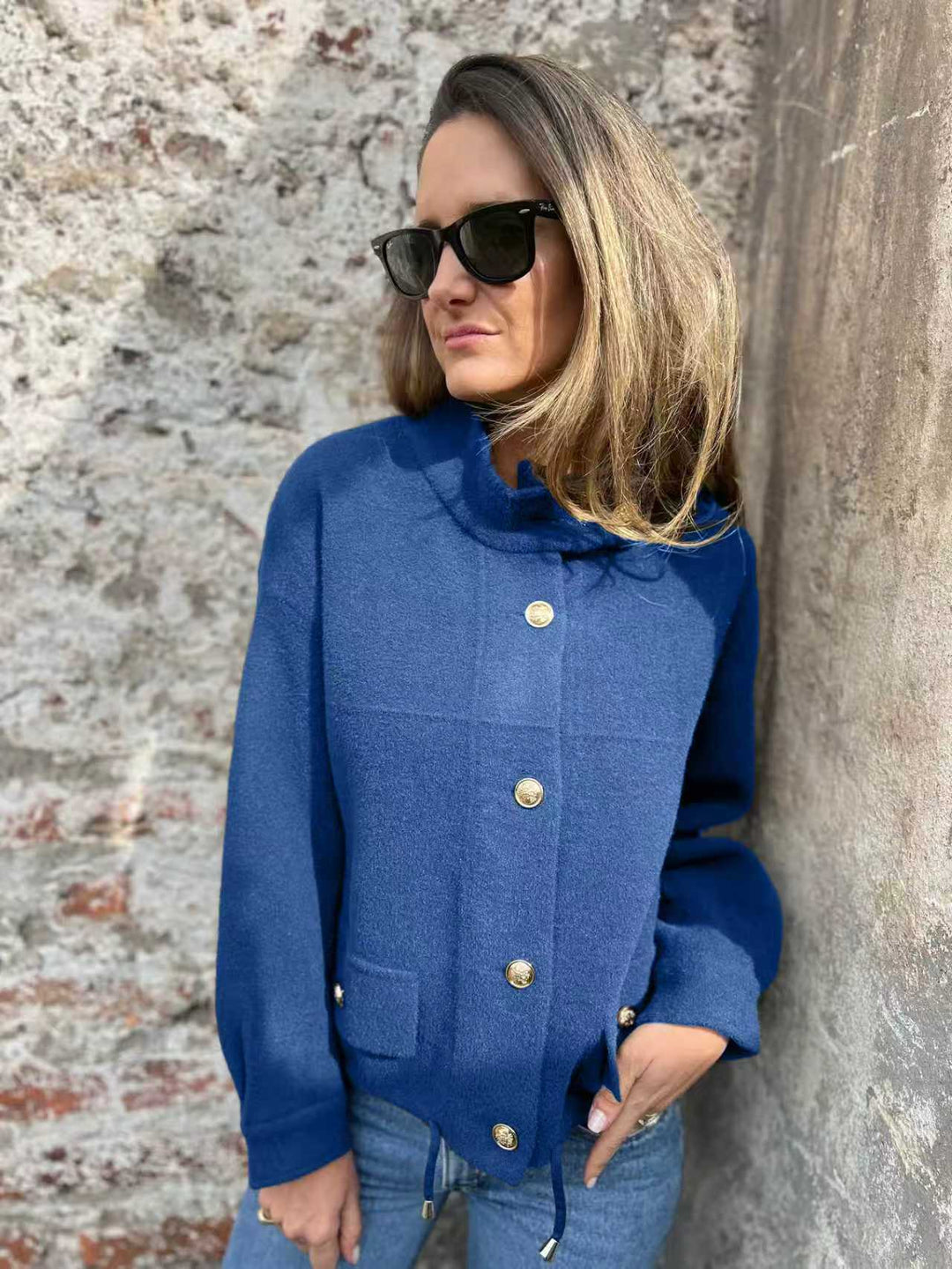 Damen Kurze Jacke mit dekorativen Knöpfen und praktischen Taschen R&B
