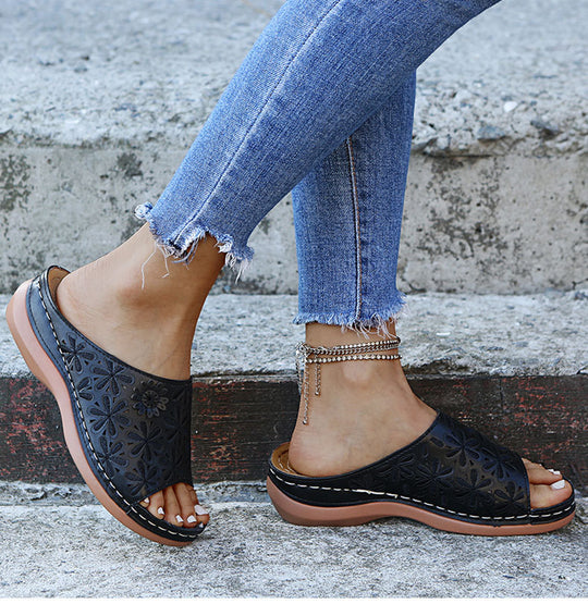 Damen Komfortable Clogs mit floralen Applikationen und anatomischem Fußbett R&B
