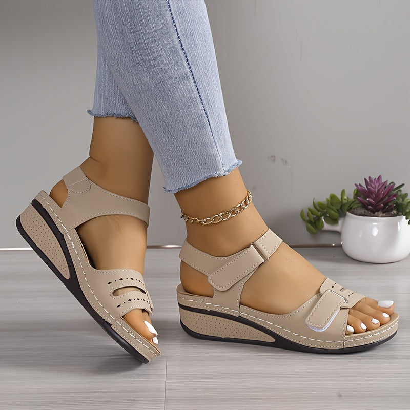 Damen Keilsandalen mit verstellbaren Riemen und anatomischem Fußbett R&B