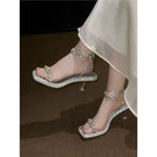 Damen elegante Sandalen mit funkelnden Strassakzenten und bequemen Absatz R&B