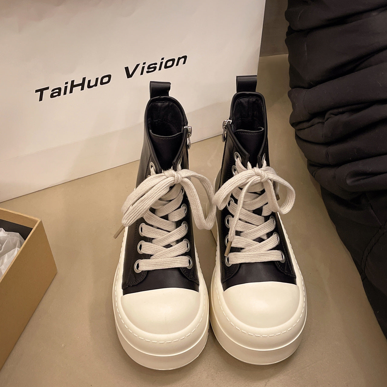 Damen Plattform Sneakers mit modischem Obermaterial und auffälligem Absatz R&B