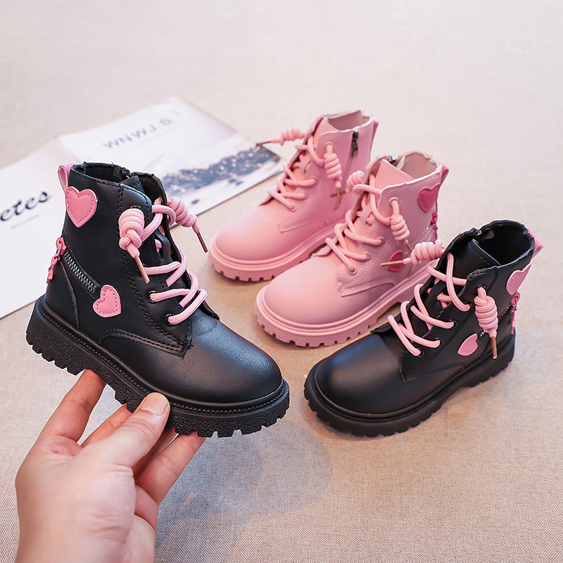 Damen Modische Stiefel mit Herz-Applikationen und Reißverschluss
