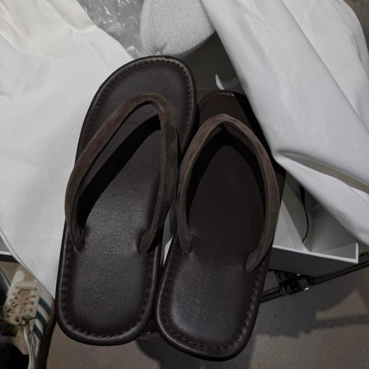 Damen sommerliche Fußbett-Sandalen R&B