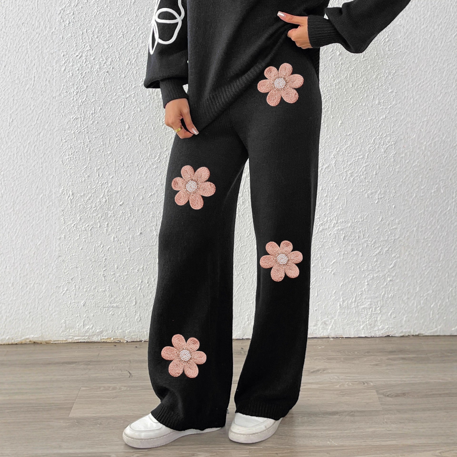 Damen lockere Strickhose mit floralen Applikationen R&B