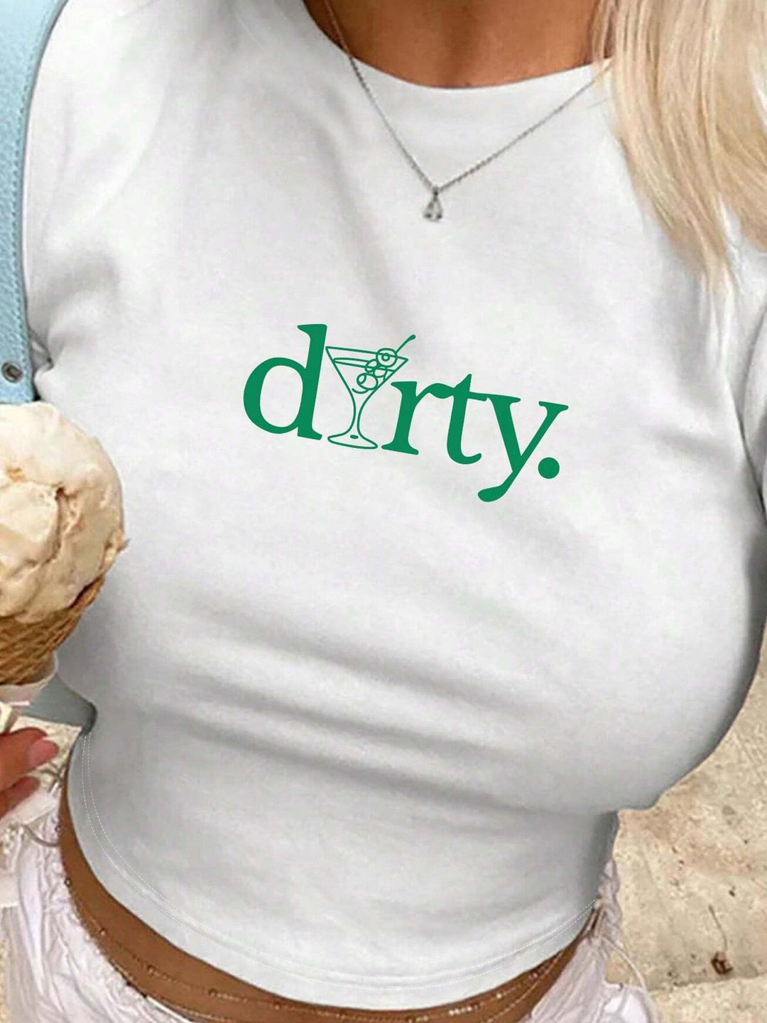 Damen Crop-Top mit kreativem Grafikdesign und modernem Schriftzug R&B