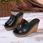 Damen Wedge-Pantoletten mit modischem Metallic-Obermaterial und komfortablem Korkfußbett R&B