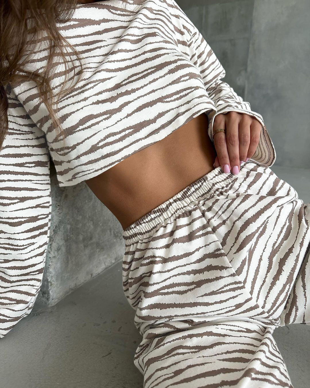 Damen lässiges Crop-Top und Jogginghose Set mit tierischem Muster R&B