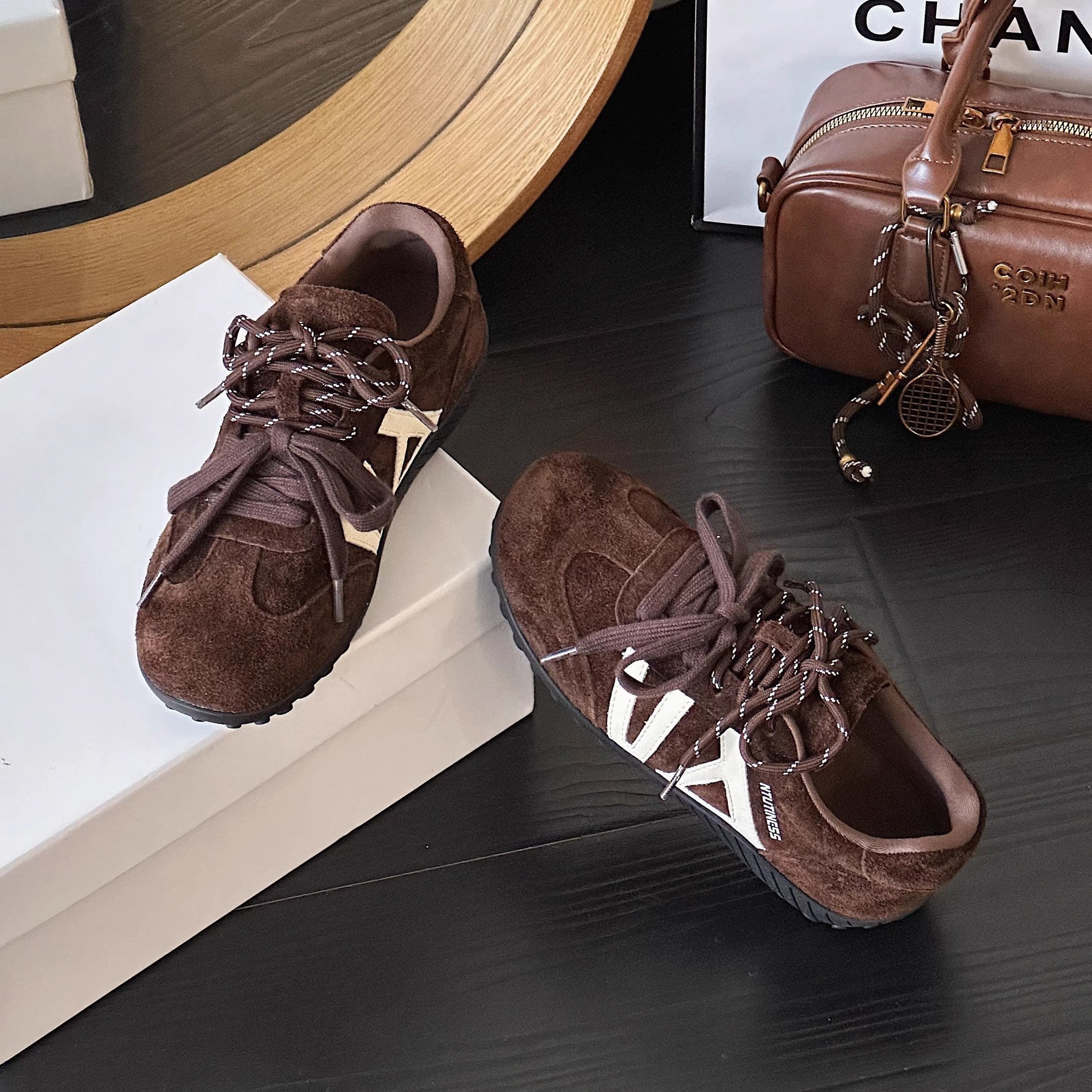 Damen Sportliche Wildledersneaker mit modischem Design und innovativem Dämpfungssystem R&B