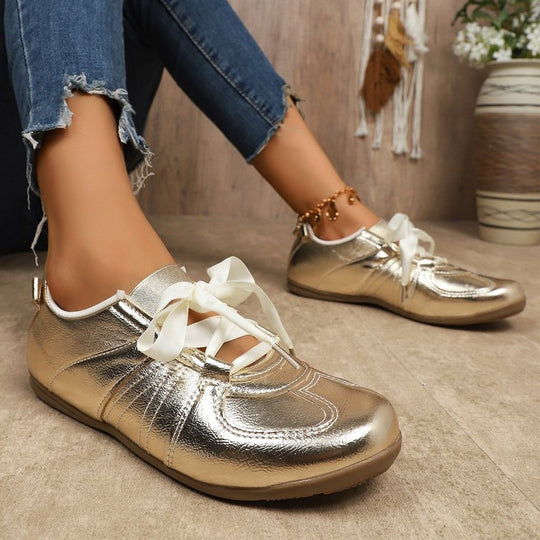 Damen modische Sneakers mit schimmernder Oberflächenstruktur und satinartigen Schnürsenkeln R&B