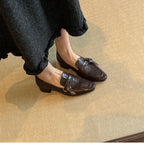 Damen Mokassins mit elegantem Schnallenakzent und weichem Veloursleder