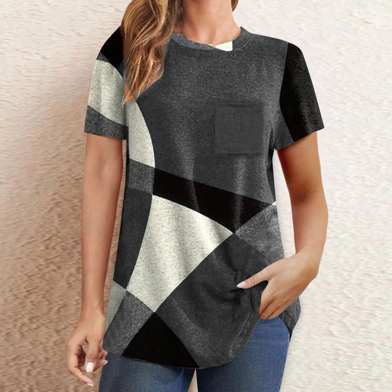 Damen T-Shirt mit modernem geometrischen Design und praktischer Brusttasche R&B
