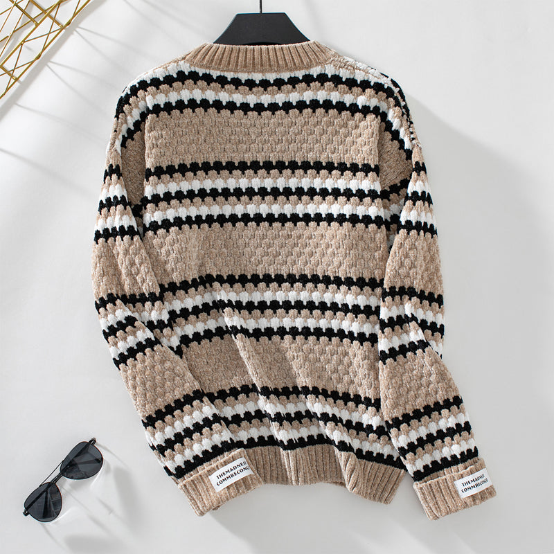 R&B | Gestreifter Strickpullover Mit Modernem Stil